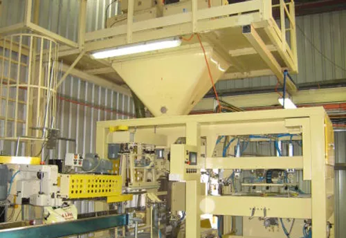 Envasadora vertical automática y envasadora de alimentos para animales para nuestro cliente compañia Riverina