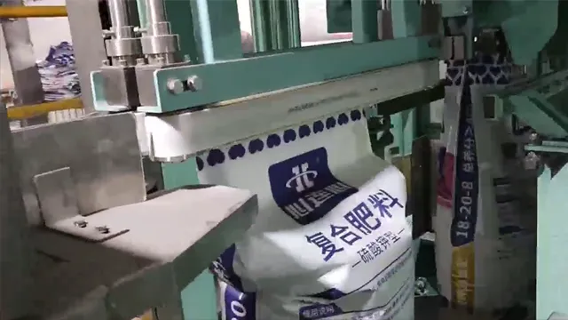 Máquina envasadora automática de fertilizantes para Xinlianxin, Xinjiang, China  (1200 bolsas/hora)